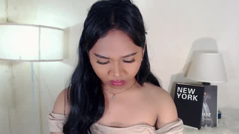 Snapshot of sweet_hoelly chatting on 03.07.25 Slutty Shannel online show from 03.07.25