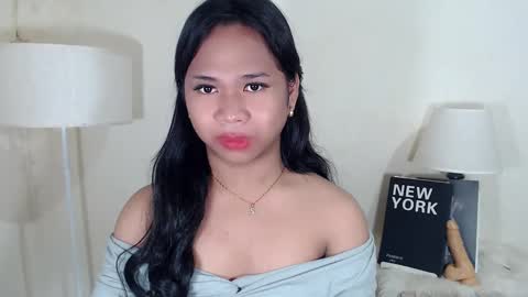Snapshot of sweet_hoelly chatting on 03.10.25 Slutty Shannel online show from 03.10.25