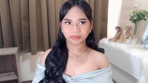Snapshot of sweet_hoelly chatting on 03.11.25 Slutty Shannel online show from 03.11.25
