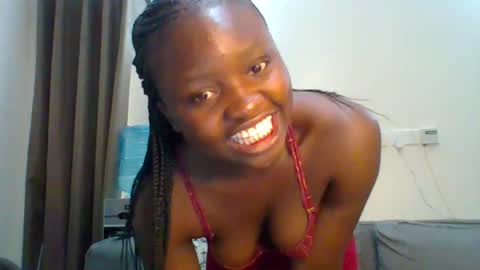 Snapshot of sweet_jenica chatting on 01.30.25 ESTHER NEEMA online show from 01.30.25