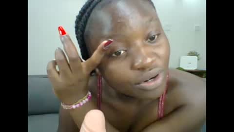 Snapshot of sweet_jenica chatting on 02.15.25 ESTHER NEEMA online show from 02.15.25