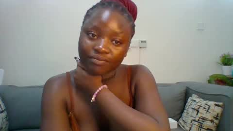 Snapshot of sweet_jenica chatting on 03.10.25 ESTHER NEEMA online show from 03.10.25
