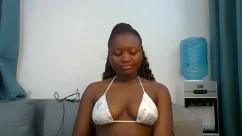 Snapshot of sweet_jenica chatting on 09.19.25 ESTHER NEEMA online show from 09.19.25