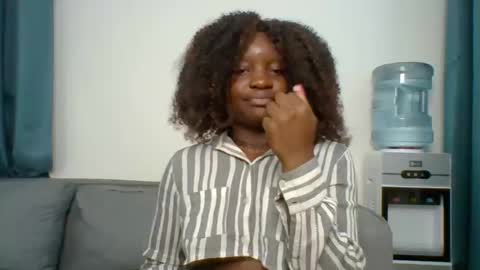 Snapshot of sweet_jenica chatting on 10.13.25 ESTHER NEEMA online show from 10.13.25