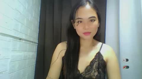 Snapshot of sweet_laika chatting on 10.03.25 LAIKA online show from 10.03.25