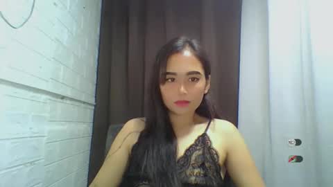 Snapshot of sweet_laika chatting on 10.04.25 LAIKA online show from 10.04.25
