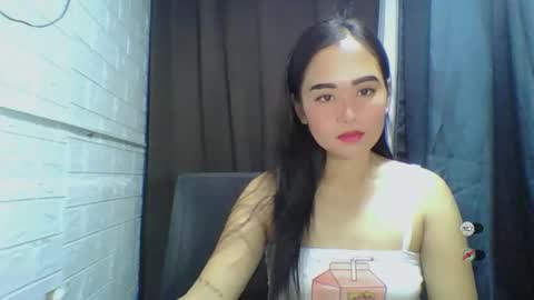 Snapshot of sweet_laika chatting on 10.06.25 LAIKA online show from 10.06.25