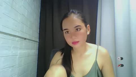 Snapshot of sweet_laika chatting on 10.20.25 LAIKA online show from 10.20.25