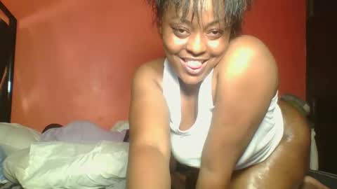 Snapshot of sweet_lavivah chatting on 09.17.25 Lavivah and Tyle online show from 09.17.25