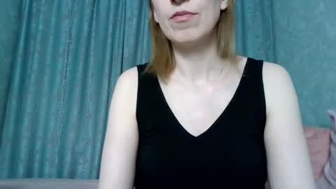 sweet_lilbunny online show from 02.04.26