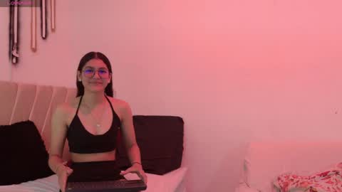 Snapshot of sweet_litle_ chatting on 05.02.26 Mia online show from 05.02.26