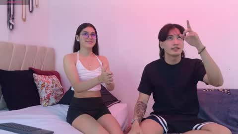Snapshot of sweet_litle_ chatting on 05.07.26 Mia online show from 05.07.26