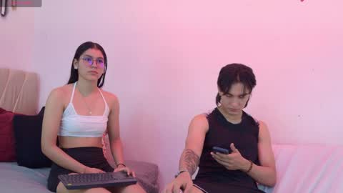 Snapshot of sweet_litle_ chatting on 05.12.26 Mia online show from 05.12.26