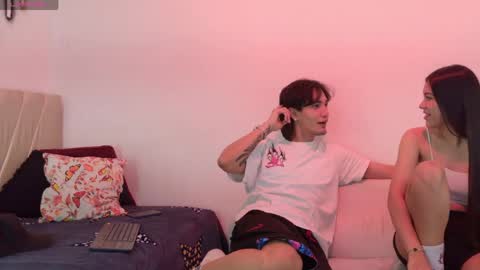 Snapshot of sweet_litle_ chatting on 05.24.26 Mia online show from 05.24.26