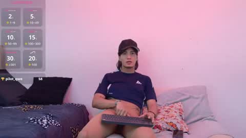 Snapshot of sweet_litle_ chatting on 05.25.26 Mia online show from 05.25.26