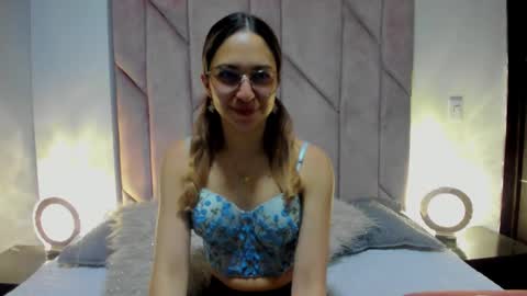 Snapshot of sweet_meelody chatting on 09.29.25 Melody online show from 09.29.25