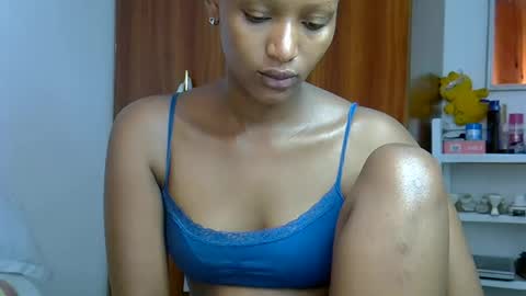 Snapshot of sweet_melod chatting on 05.12.26 Linda online show from 05.12.26