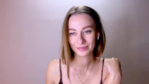 Mia online show from 03.08.25