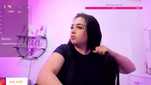 Mia Johns online show from 12.21.25