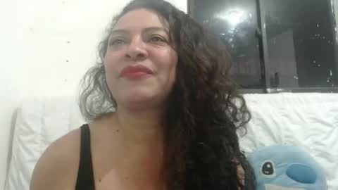 Snapshot of sweet_milf6969 chatting on 11.12.25 sweet milf online show from 11.12.25