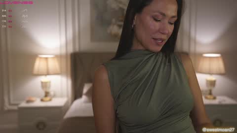 Snapshot of sweet_moan chatting on 09.24.25 Dana online show from 09.24.25