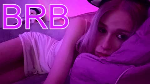 sweet_mol1y online show from 10.16.25