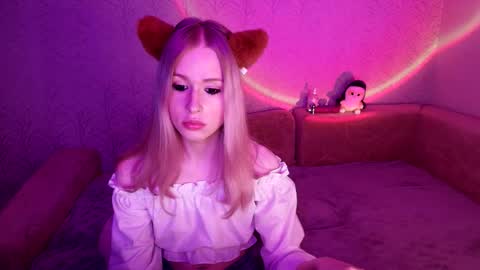 Snapshot of sweet_mol1y chatting on 10.30.25 sweet_mol1y online show from 10.30.25
