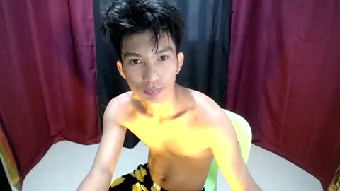 Snapshot of sweet_neth chatting on 04.20.26 KENNETH online show from 04.20.26