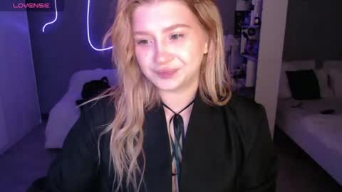 Snapshot of sweet_nicole_333 chatting on 05.30.26 sweet_nicole_333 online show from 05.30.26