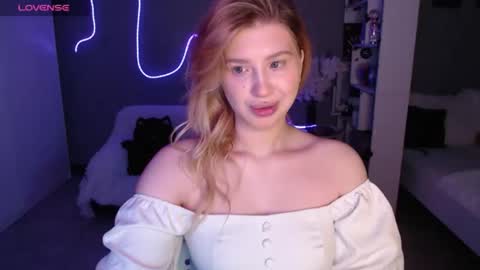 Snapshot of sweet_nicole_333 chatting on 06.04.26 sweet_nicole_333 online show from 06.04.26