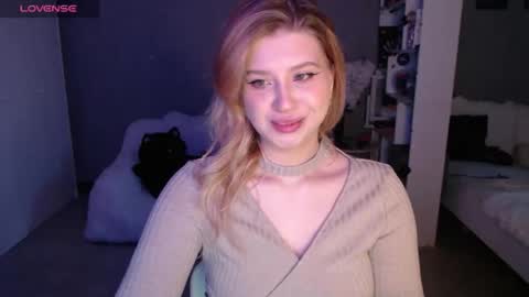 Snapshot of sweet_nicole_333 chatting on 06.10.26 sweet_nicole_333 online show from 06.10.26