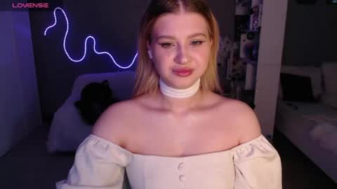 Snapshot of sweet_nicole_333 chatting on 06.13.26 sweet_nicole_333 online show from 06.13.26