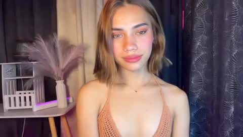 Snapshot of sweet_nikki03 chatting on 10.12.25 sweet_nikki03 online show from 10.12.25