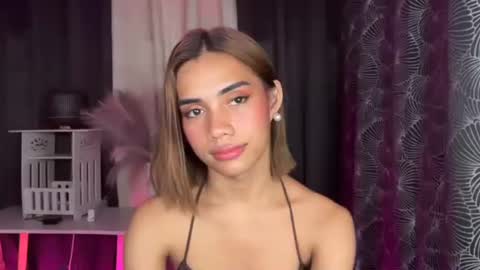 Snapshot of sweet_nikki03 chatting on 10.23.25 sweet_nikki03 online show from 10.23.25