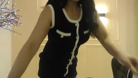 Snapshot of sweet_of_venus chatting on 02.03.25 My name is Catalina. Please say hello I like to chat with you. If you have requests please use tip online show from 02.03.25