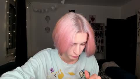 kira online show from 10.29.25