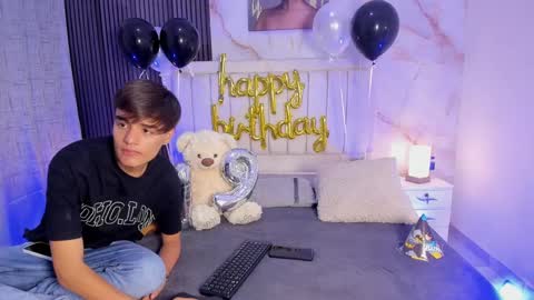 Snapshot of sweet_petter chatting on 09.12.25 Petter online show from 09.12.25