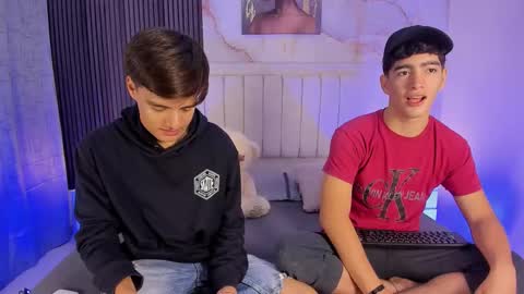 Snapshot of sweet_petter chatting on 09.13.25 Petter online show from 09.13.25