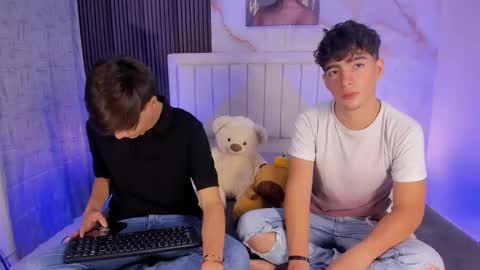 Snapshot of sweet_petter chatting on 09.25.25 Petter online show from 09.25.25