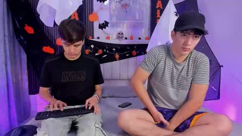 Snapshot of sweet_petter chatting on 10.18.25 Petter online show from 10.18.25