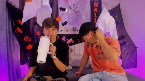 Snapshot of sweet_petter chatting on 10.27.25 Petter online show from 10.27.25