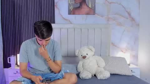 Snapshot of sweet_petter chatting on 11.11.25 Petter online show from 11.11.25