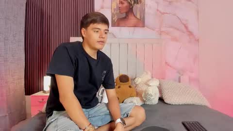 Snapshot of sweet_petter chatting on 11.13.25 Petter online show from 11.13.25