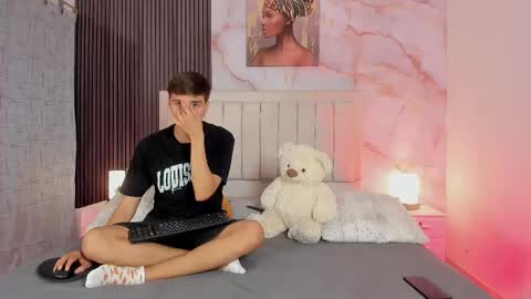 Snapshot of sweet_petter chatting on 11.14.25 Petter online show from 11.14.25