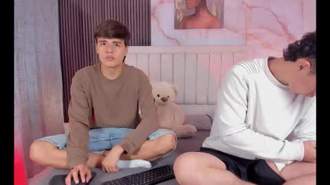 Snapshot of sweet_petter chatting on 12.01.25 Petter online show from 12.01.25