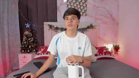 Snapshot of sweet_petter chatting on 12.18.25 Petter online show from 12.18.25