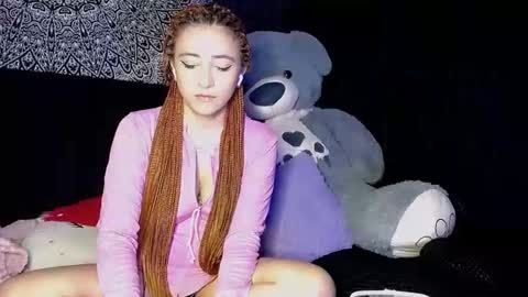 Snapshot of sweet_poisson_ chatting on 12.07.24 MONIK online show from 12.07.24