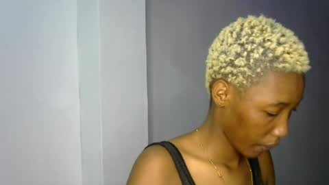 Snapshot of sweet_pussy04 chatting on 06.19.26 sweet girl online show from 06.19.26