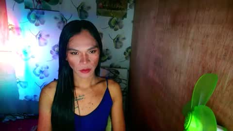 Snapshot of sweet_sexyzhiennexxx chatting on 11.22.25 Zhienne online show from 11.22.25