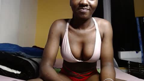 ellanah Tracie online show from 12.04.24